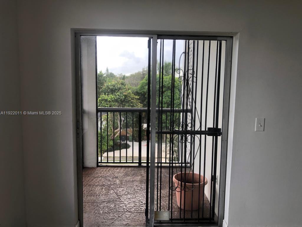 Central North Miami #13455-409 - Photo 5 of 23