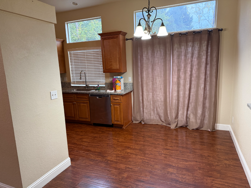 1504 Verbena Way - Photo 4 of 10