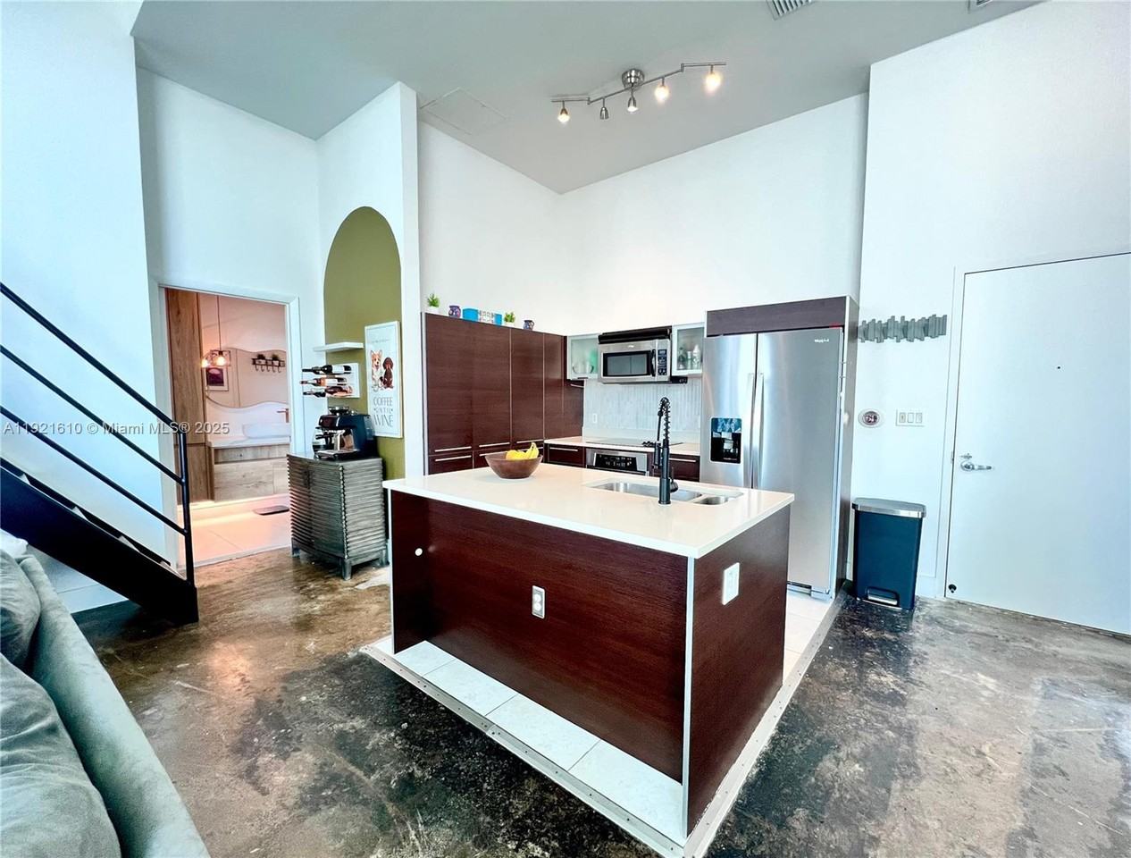 1900 North Bayshore Drive #1900-909 - Photo 2 of 23