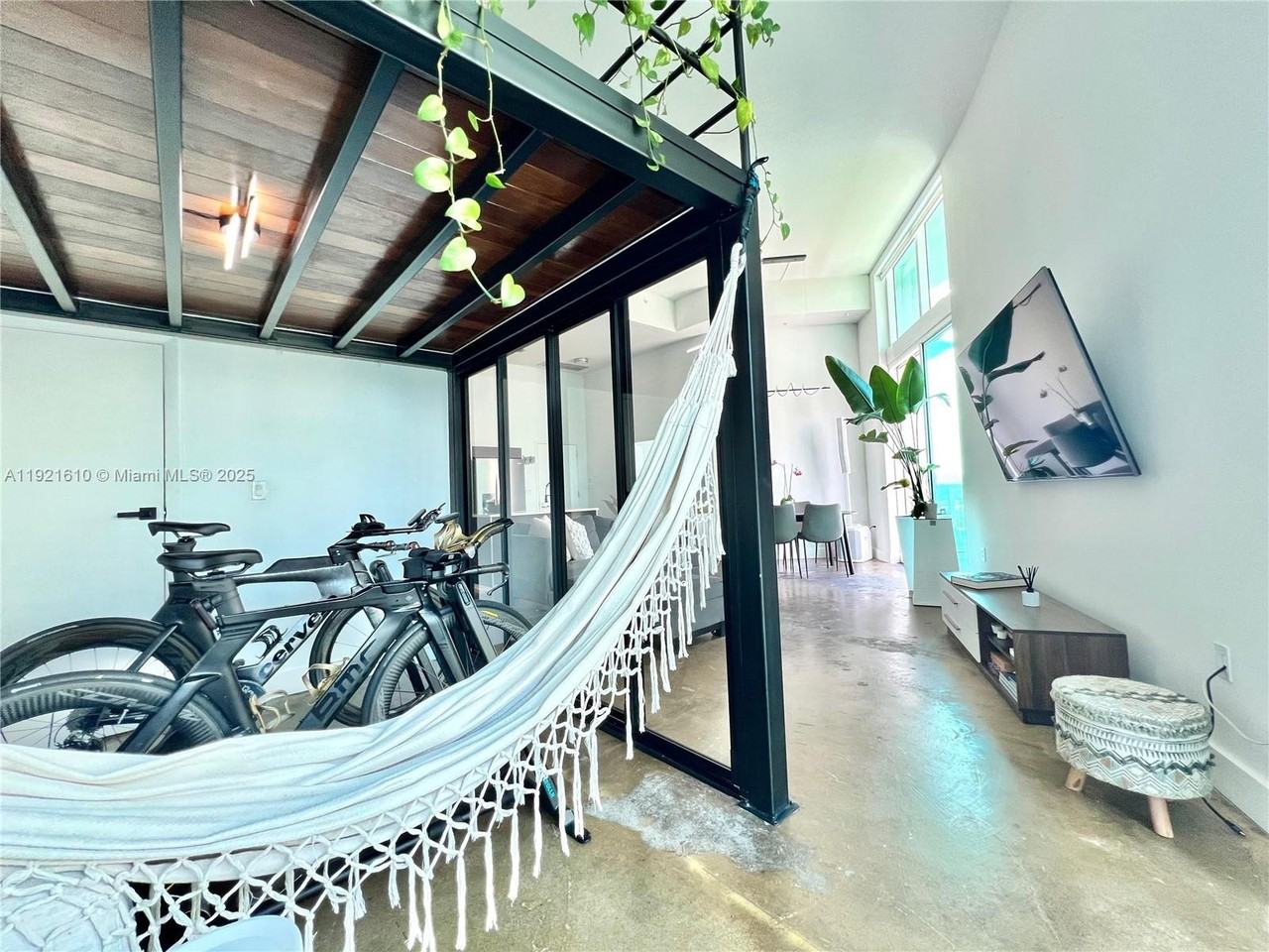 1900 North Bayshore Drive #1900-909 - Photo 3 of 23