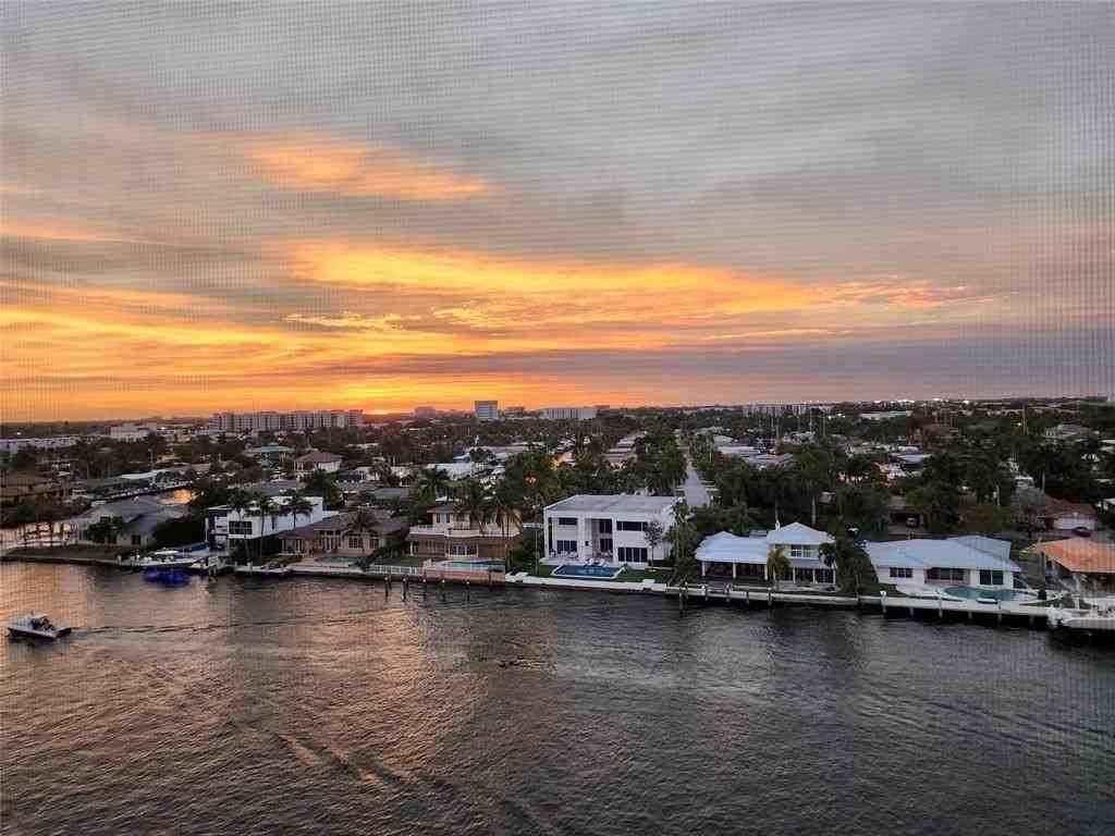 299 North Riverside Drive