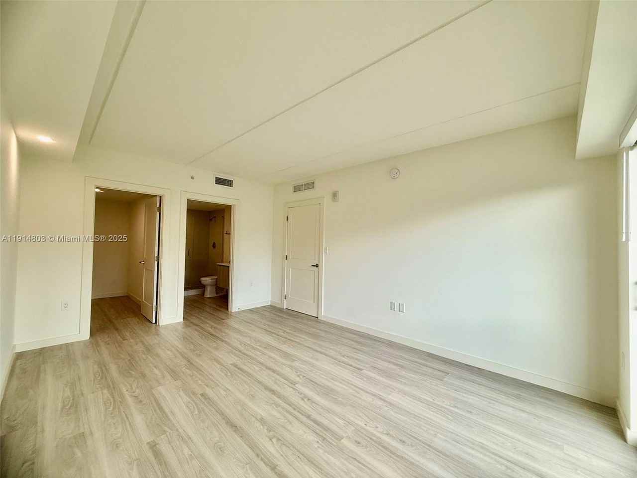 2285 Sw 27th St #2285-407 - Photo 3 of 31