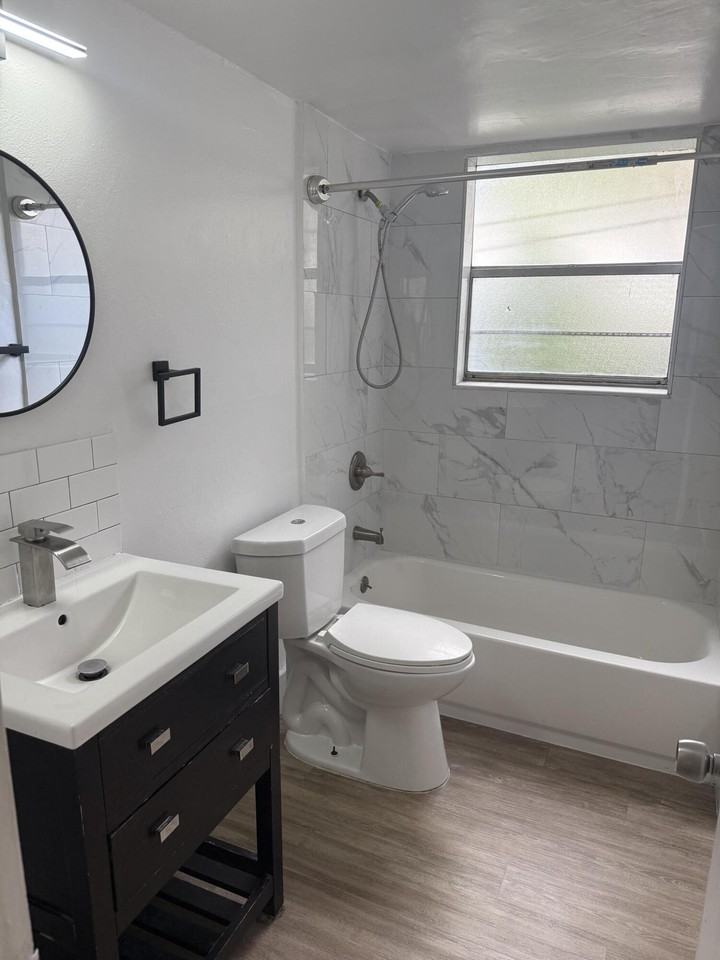 650 Southwest 15th Avenue #650 - Photo 3 of 7