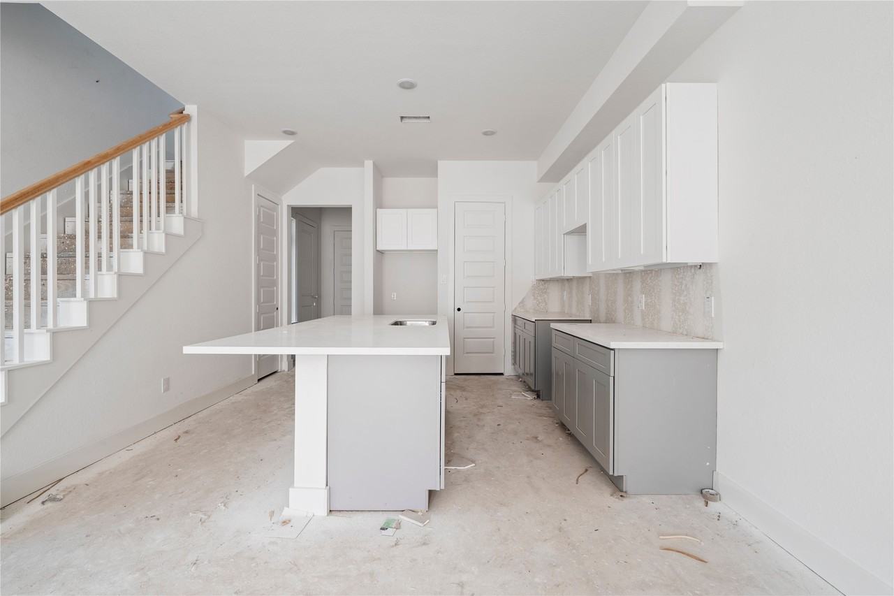 1504 Hussion Street #1504 - Photo 2 of 16