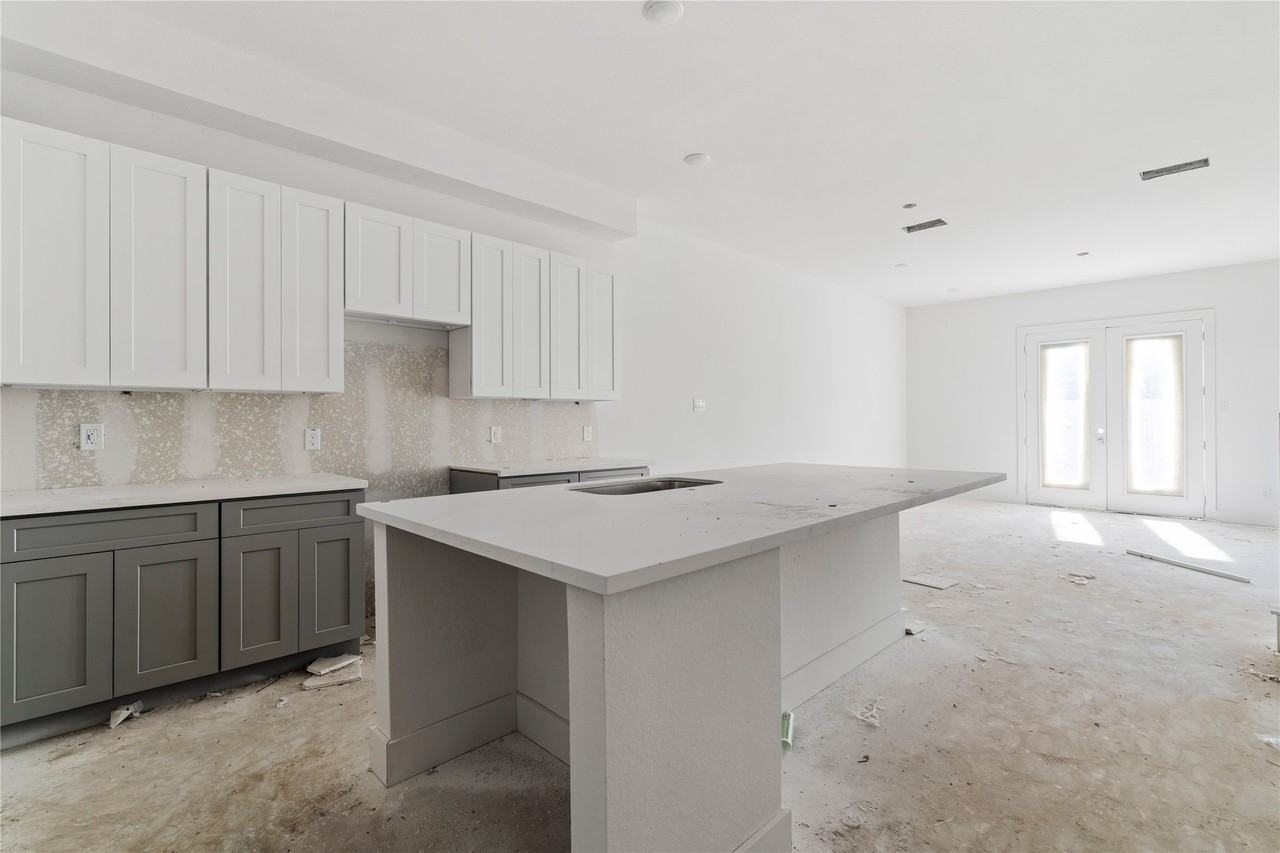 1504 Hussion Street #1504 - Photo 3 of 16