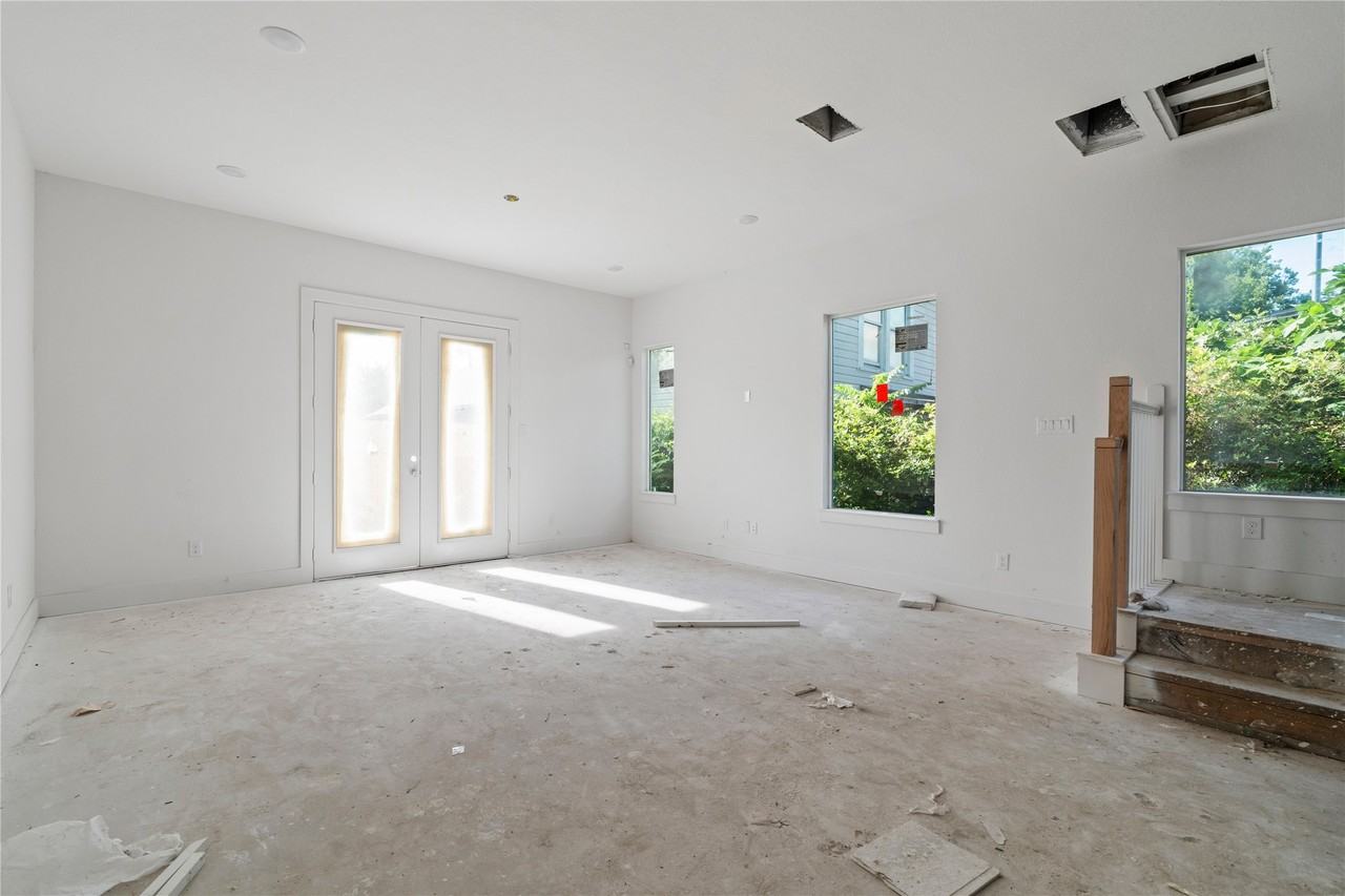 1504 Hussion Street #1504 - Photo 4 of 16