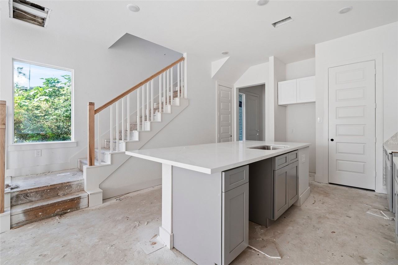 1504 Hussion Street #1504 - Photo 6 of 16