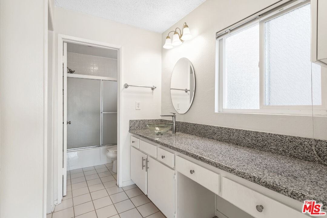 11916 Goshen Avenue #11916-5 - Photo 5 of 17
