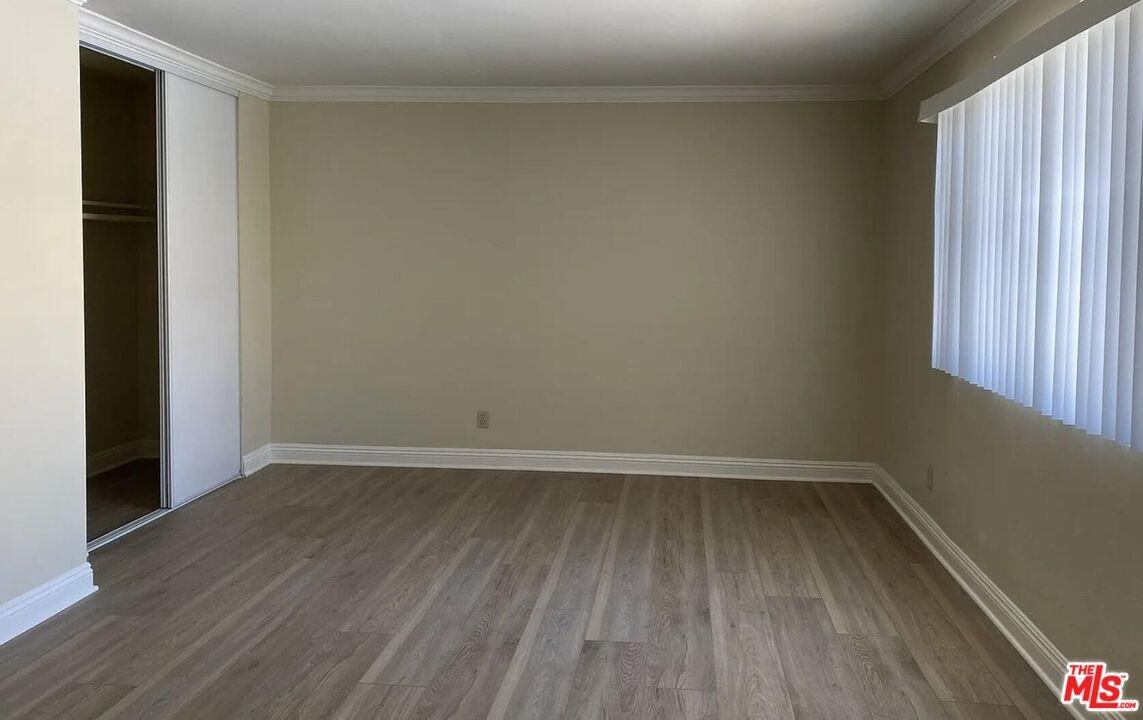 567 South Wilton Place #567-4 - Photo 3 of 14