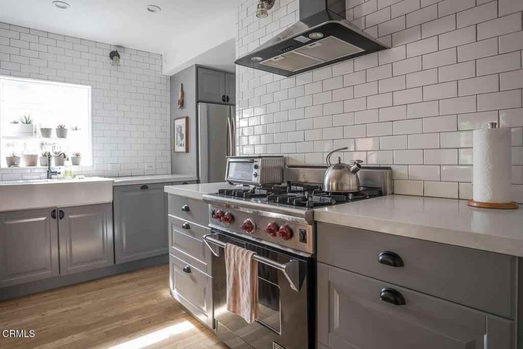 2033 Echo Park Avenue #2033 - Photo 5 of 22