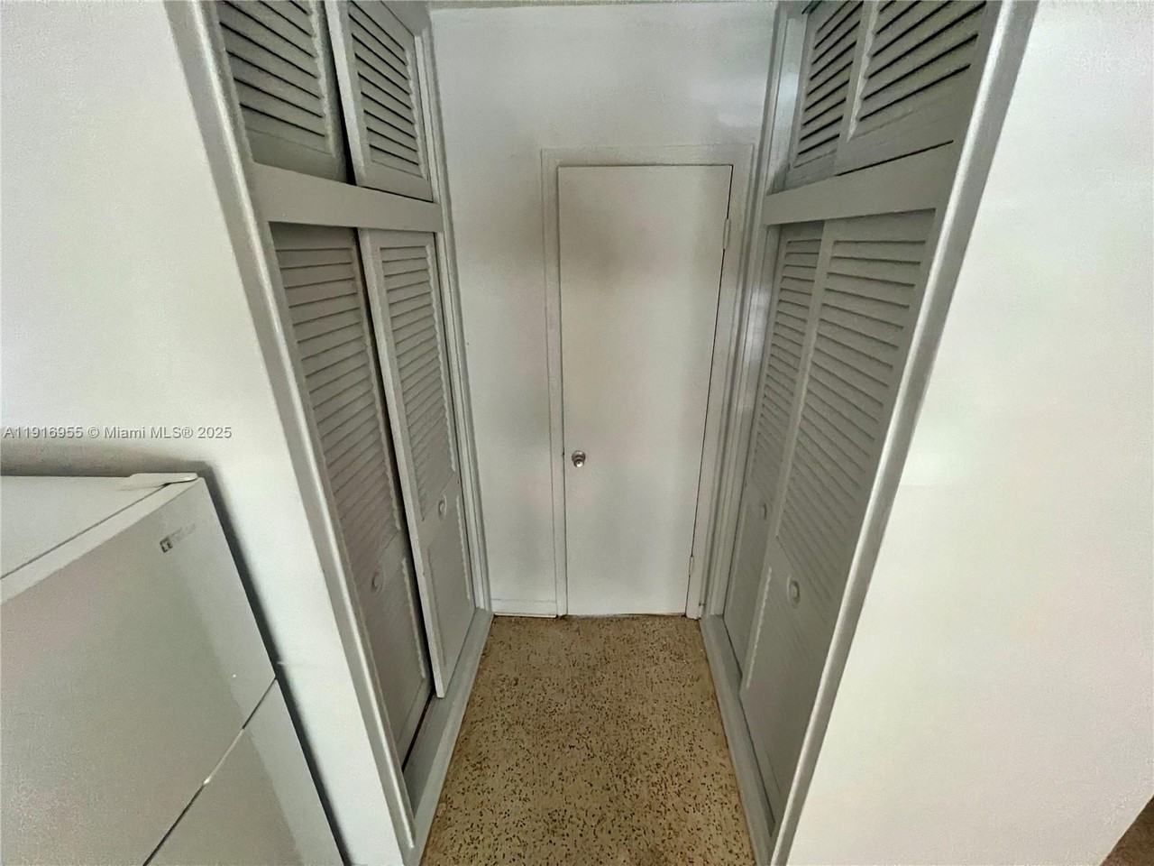 15831 Southwest 100th Court #15831B - Photo 2 of 6