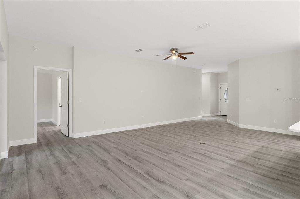 837 East Gaines Lane #837 - Photo 3 of 41