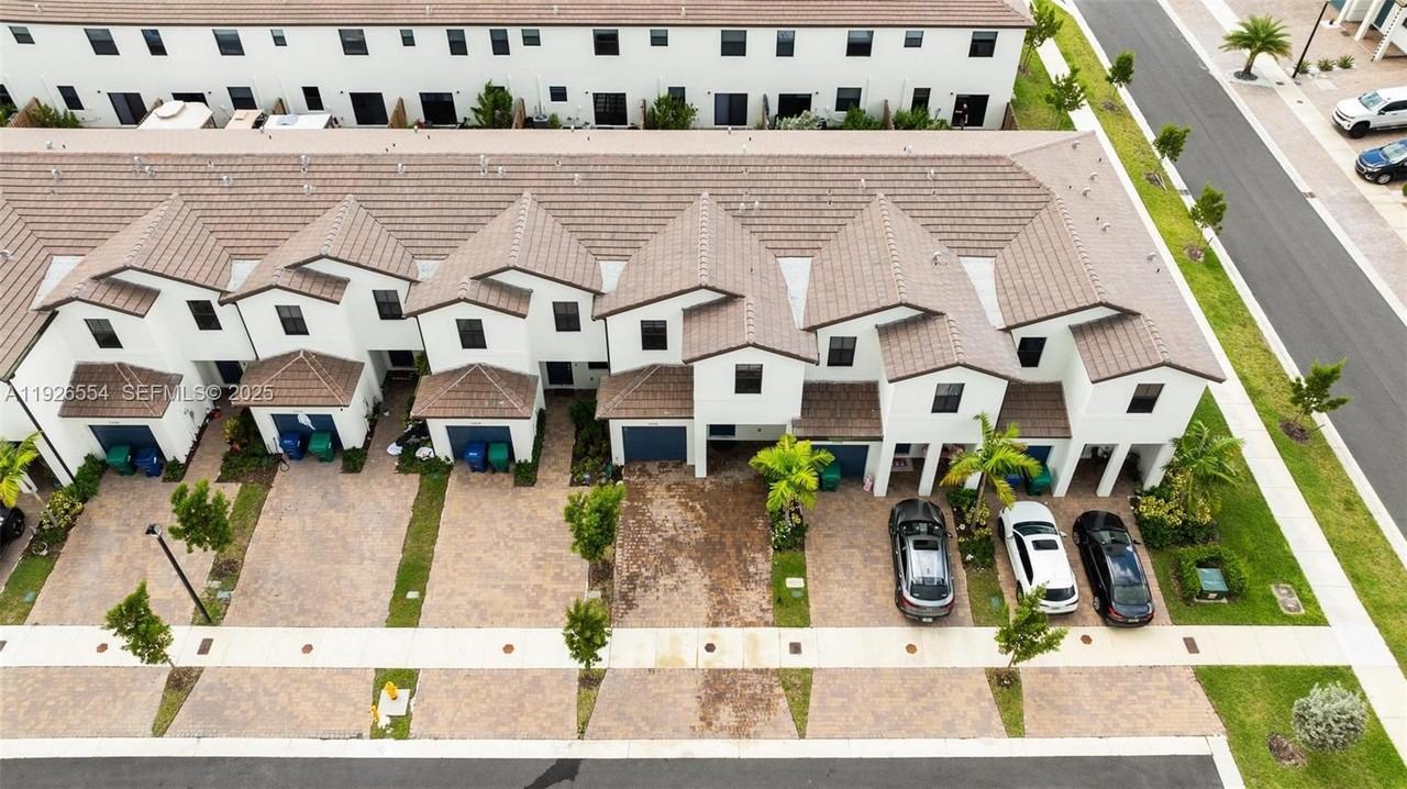 23016 Southwest 129th Court #23016 - Photo 4 of 39