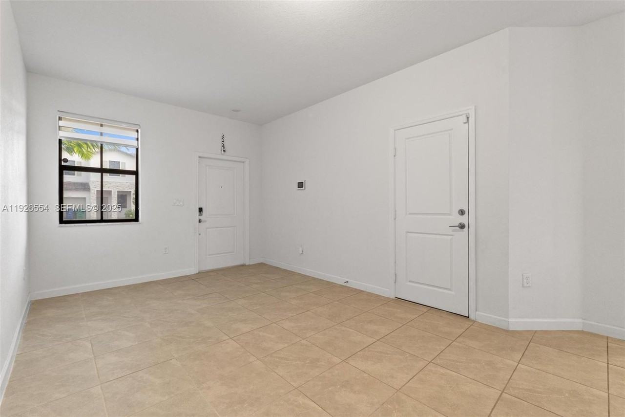 23016 Southwest 129th Court #23016 - Photo 7 of 39