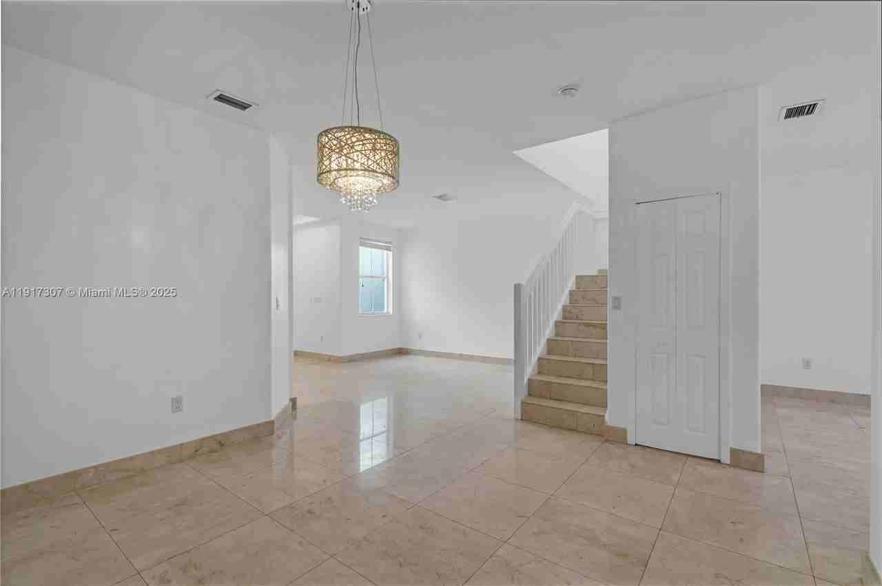 8643 Northwest 112th Place