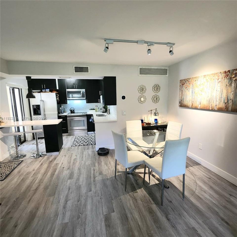 20240 Northeast 3rd Court #20240-7 - Photo 2 of 8