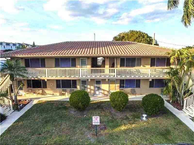 2121 Northeast 40th Court