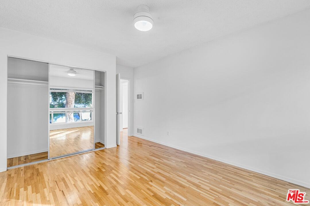 122 North Croft Avenue #122-1 - Photo 4 of 17