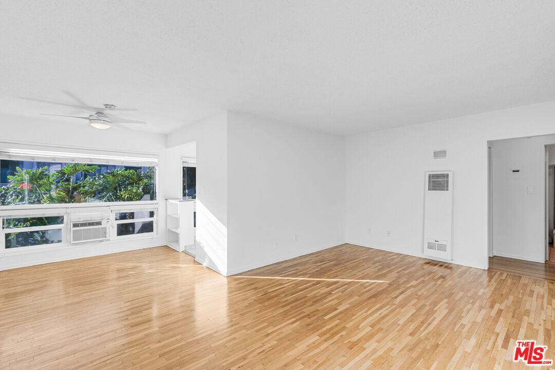 122 North Croft Avenue #122-1 - Photo 6 of 17