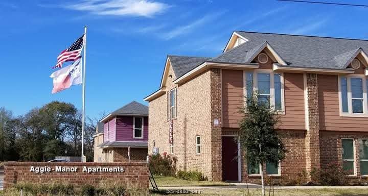 903 Balcones Drive #9033B - Photo 3 of 9