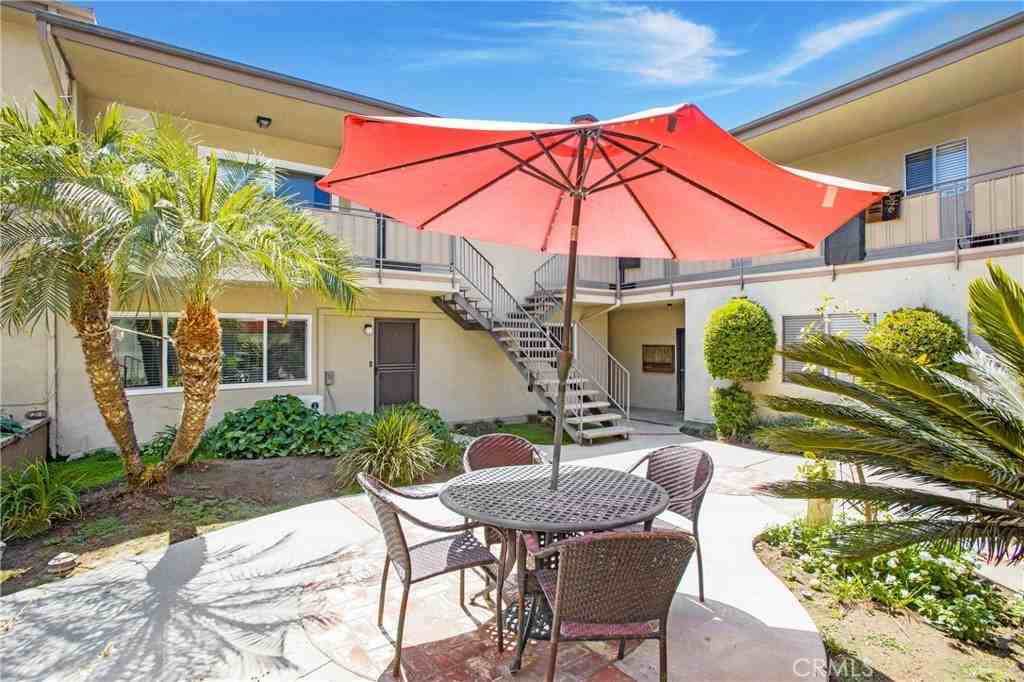 6235 Comstock Avenue #6235 - Photo 3 of 18