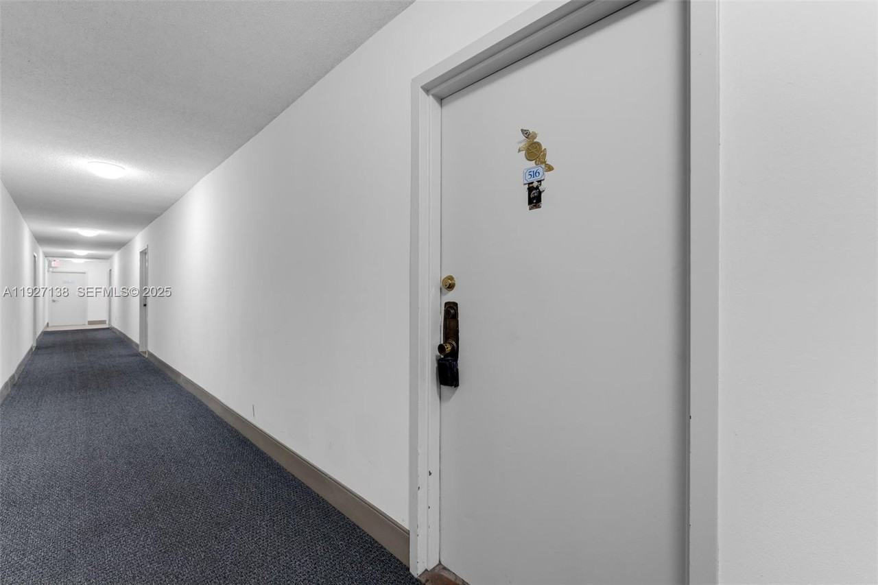 16851 Ne 23rd Ave #16851A516 - Photo 2 of 25