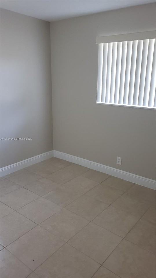 18815 Sw 113th Ct - Photo 4 of 7