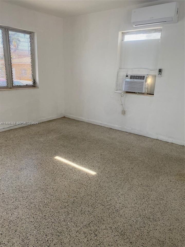 130 Nw 16th Ave #130-3 - Photo 5 of 5