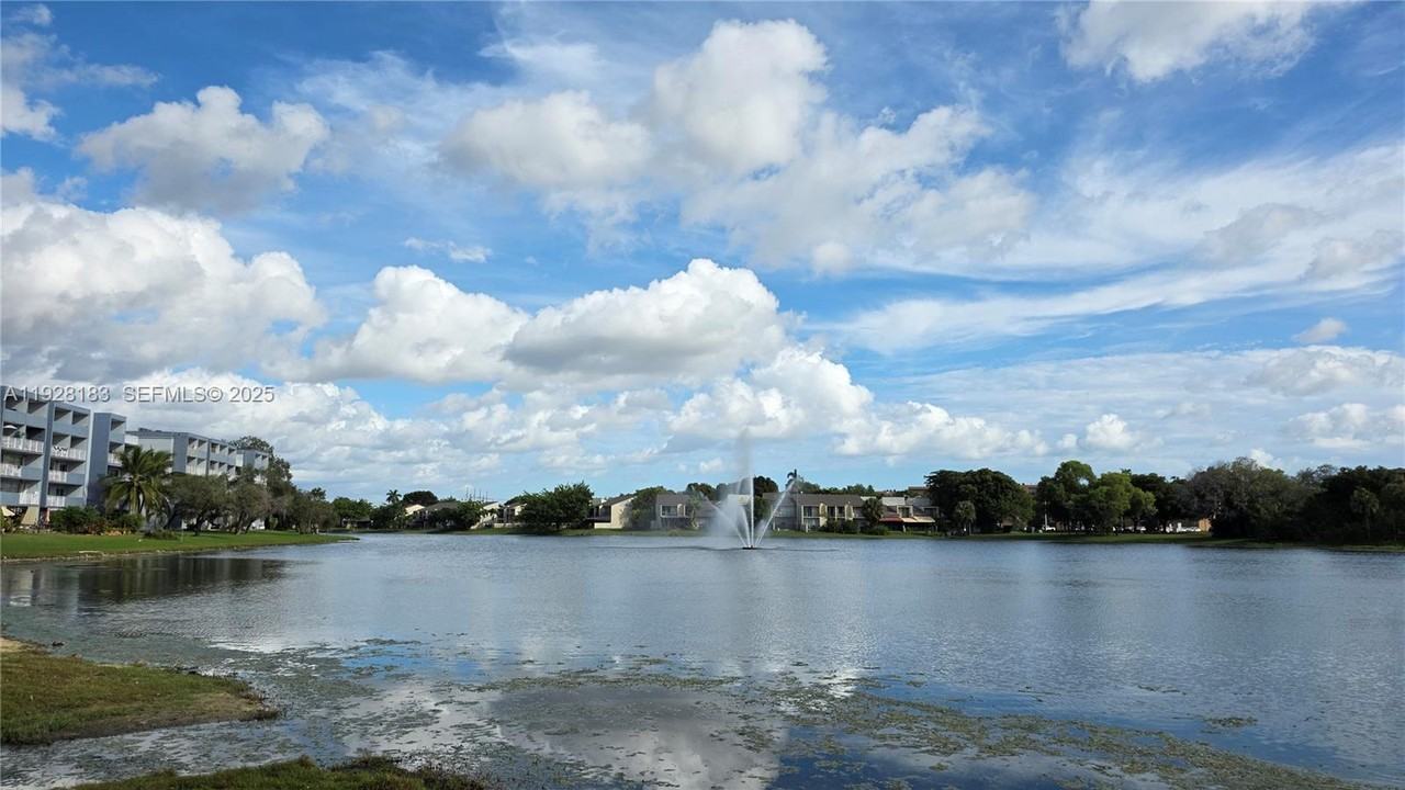 9375 Fontainebleau Blvd