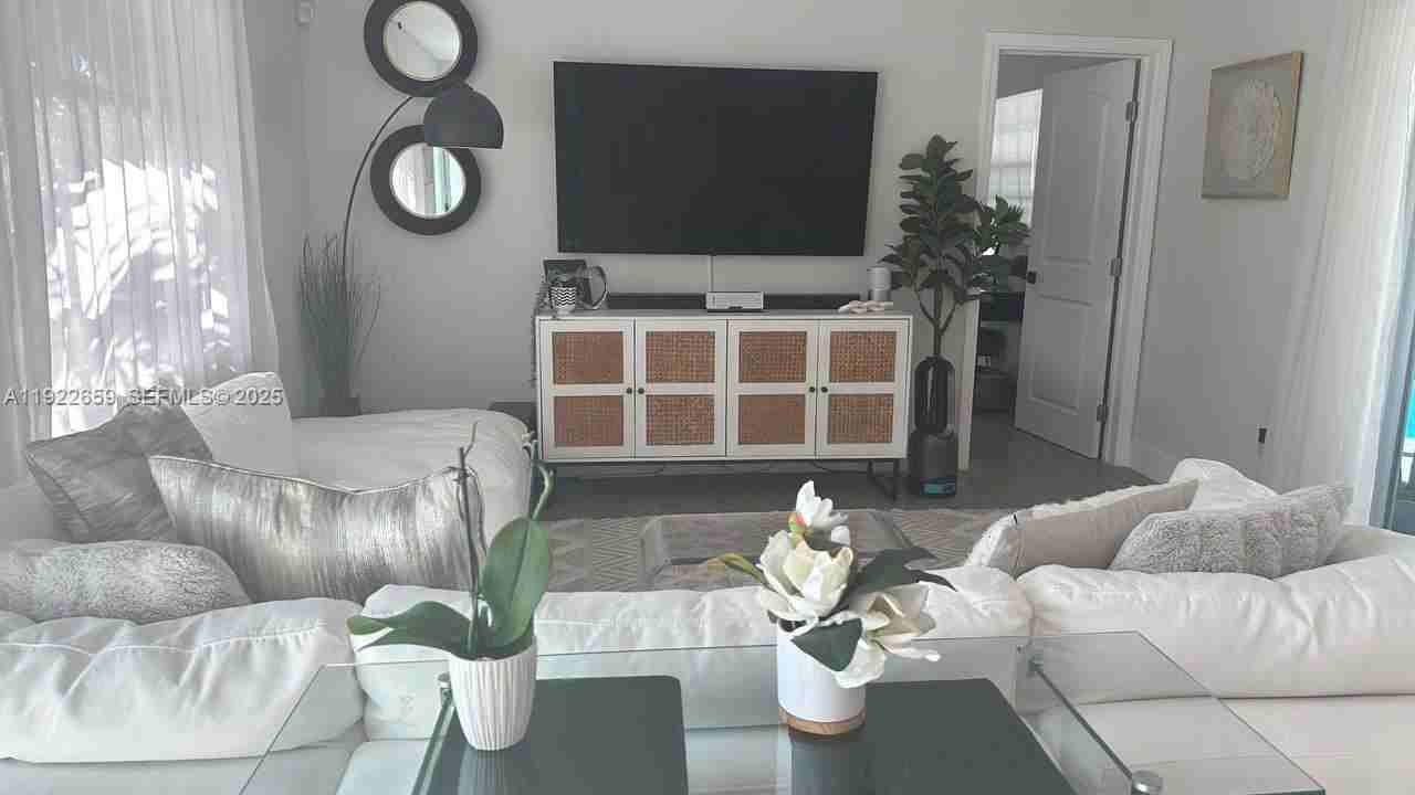 4455 Nw 18th Ter #4455 - Photo 2 of 37