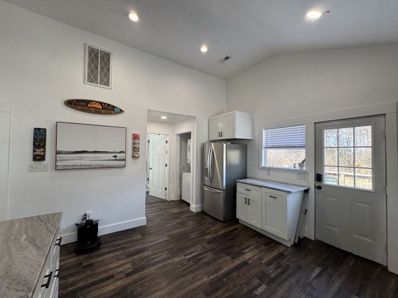 8101 Freeze Road - Photo 4 of 10