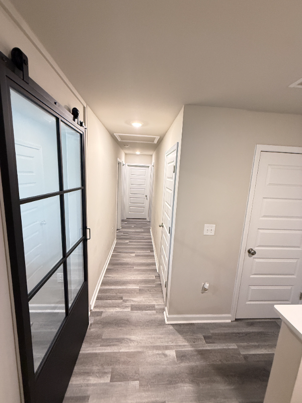 000 Avenue H - Photo 4 of 8