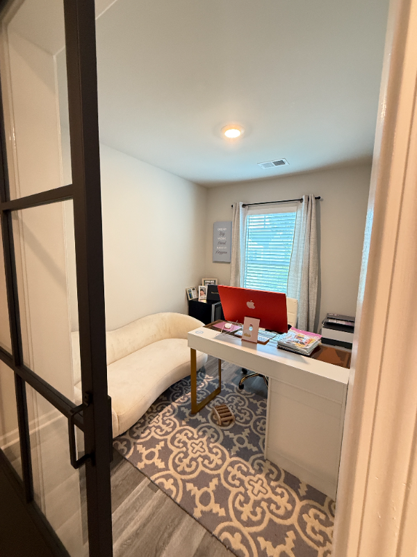 000 Avenue H - Photo 5 of 8