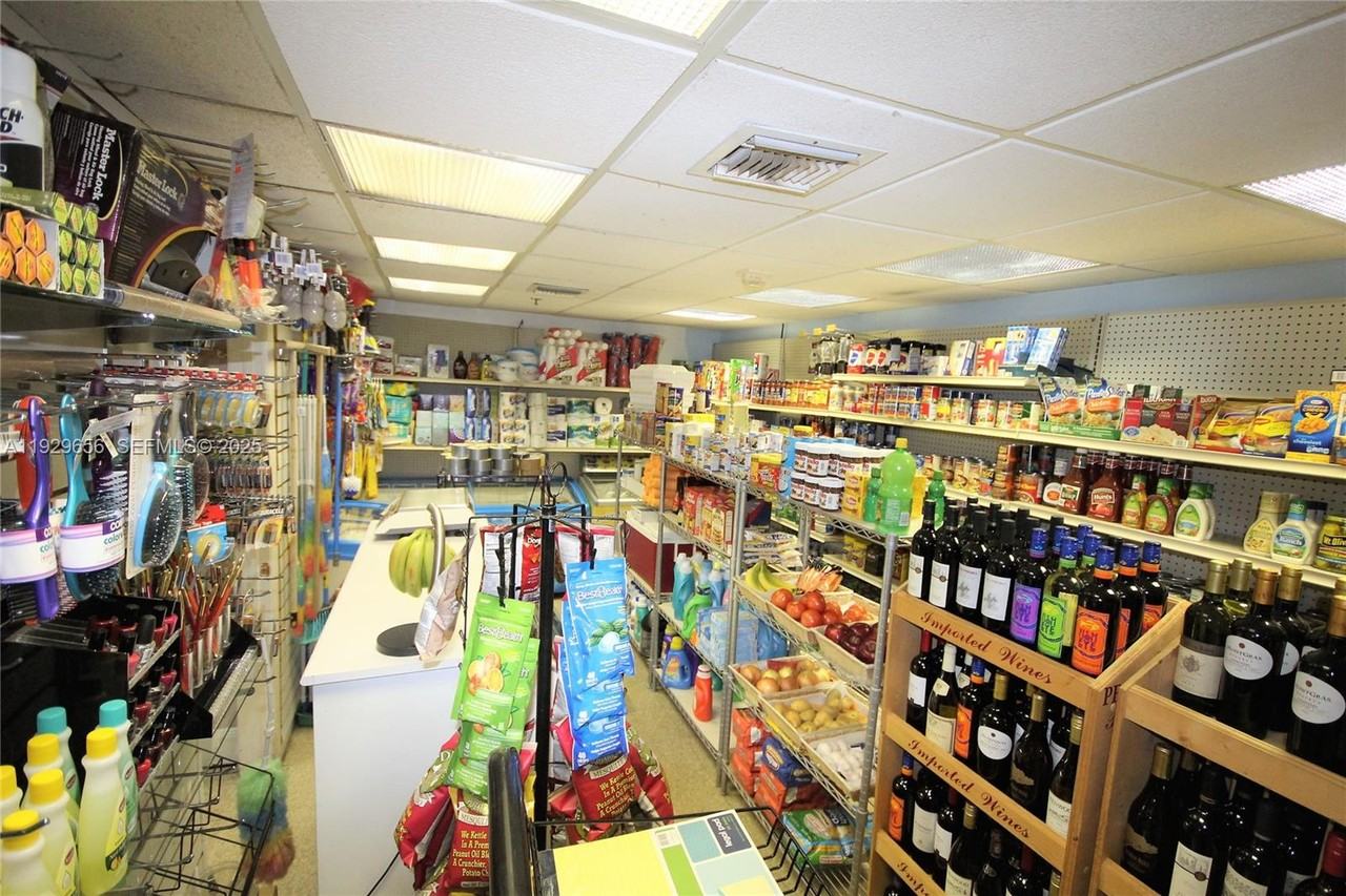 5161 Collins Avenue #5161-1610 - Photo 2 of 50