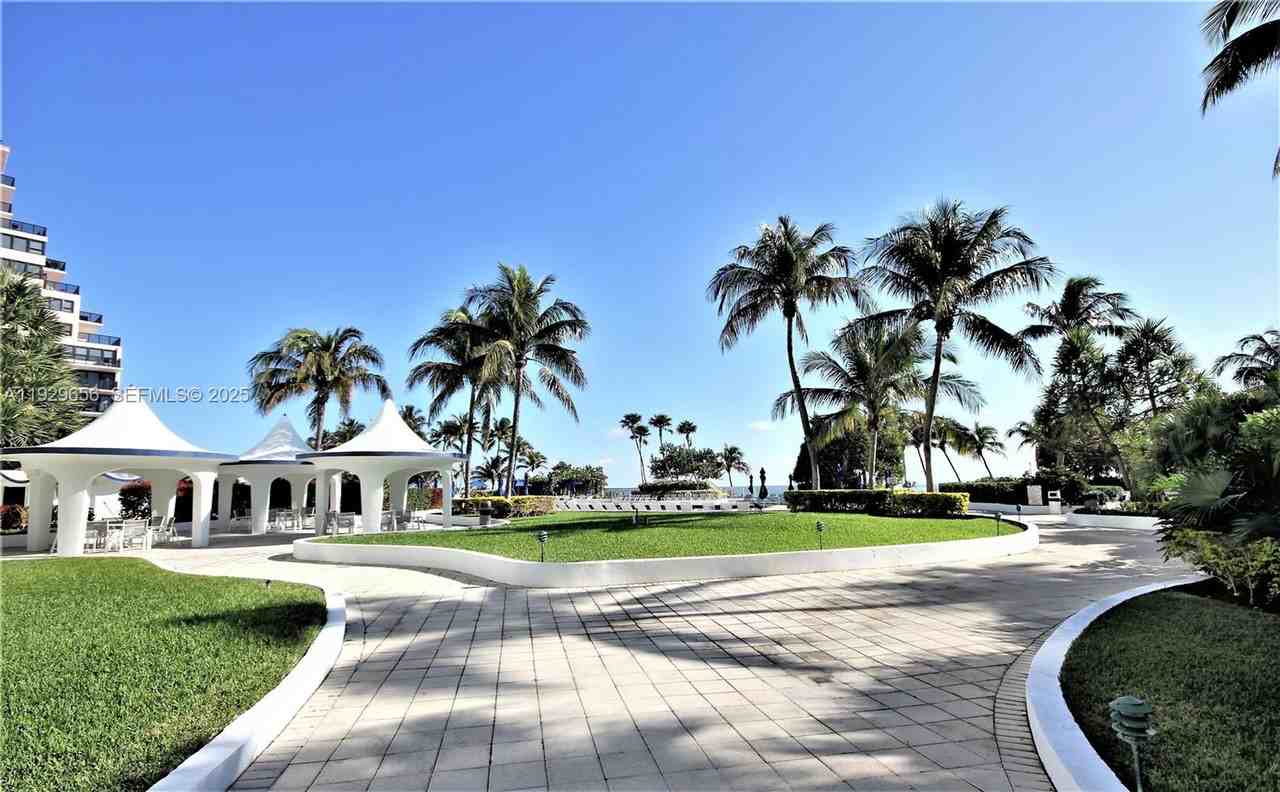 5161 Collins Avenue #5161-1610 - Photo 6 of 50