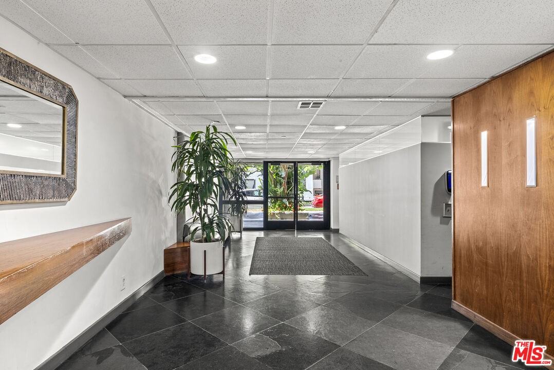 740 North Kings Road #740-212 - Photo 7 of 34