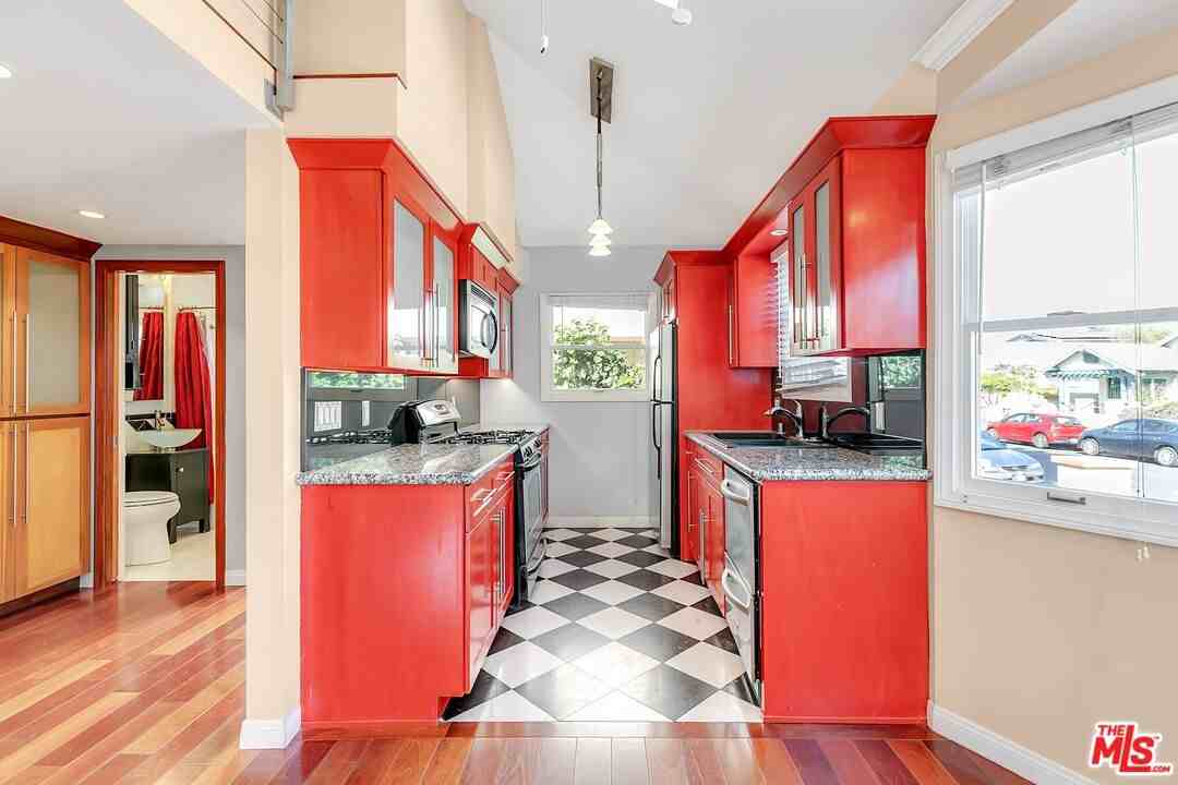 325 Vernon Avenue #325-1 - Photo 2 of 8