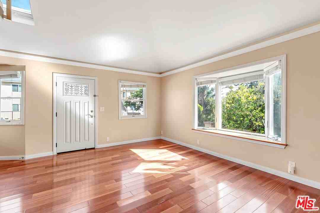 325 Vernon Avenue #325-1 - Photo 7 of 8