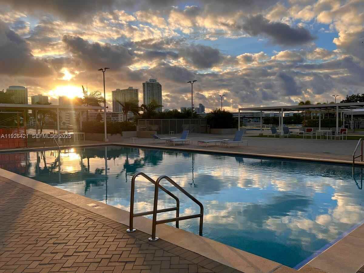 18041 Biscayne Boulevard