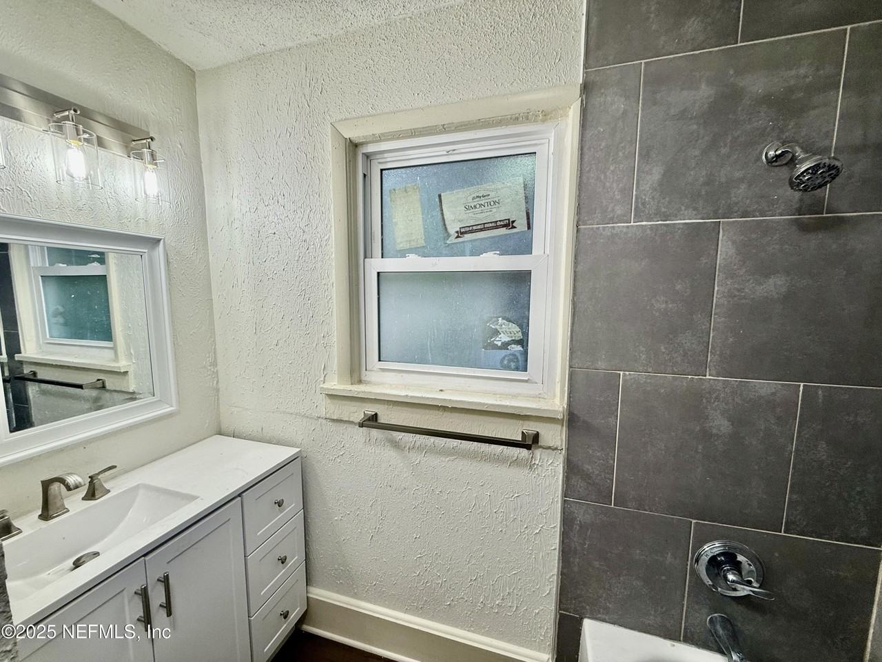 1130 East 16th Street #1130 - Photo 3 of 10