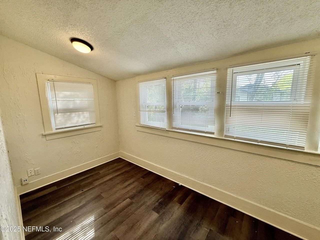 1130 East 16th Street #1130 - Photo 7 of 10