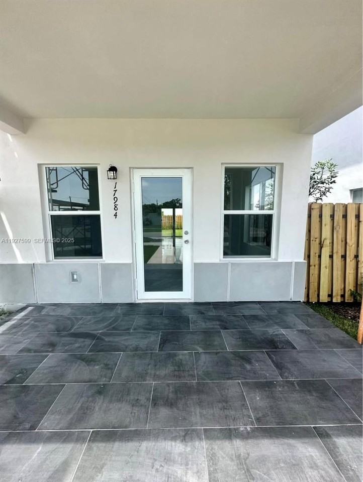 33157 Hollywood Boulevard #17984 - Photo 2 of 17