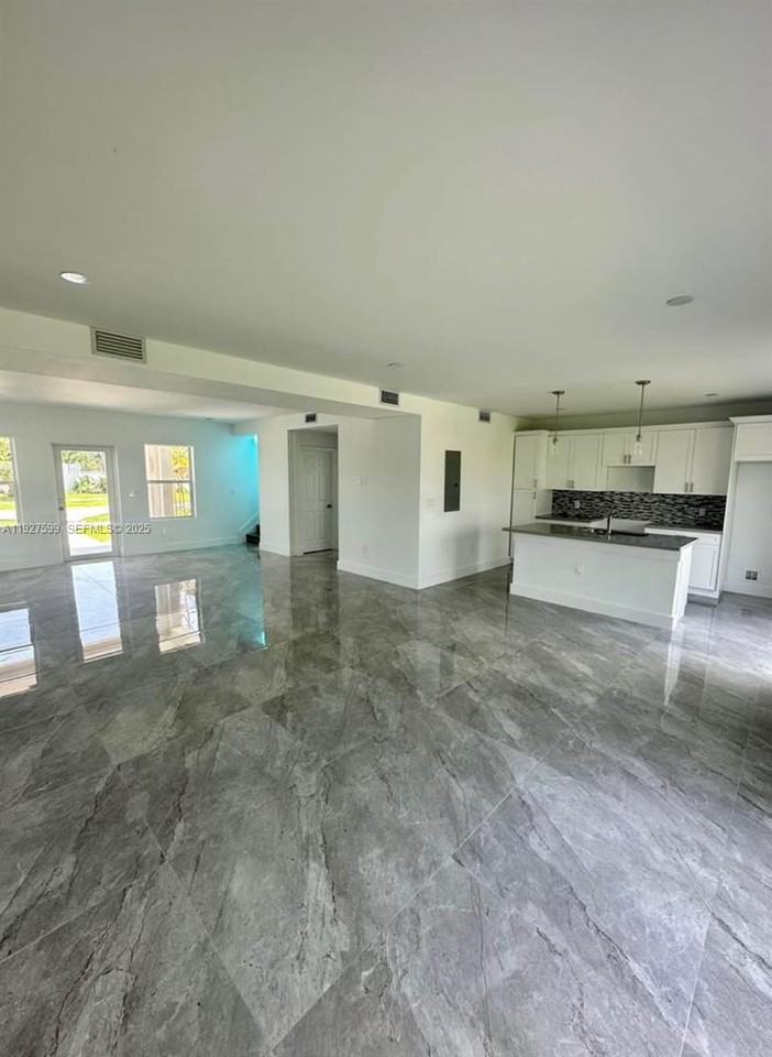 33157 Hollywood Boulevard #17984 - Photo 4 of 17