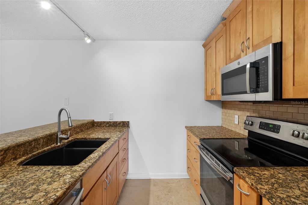 693 1st Court #693 - Photo 4 of 39