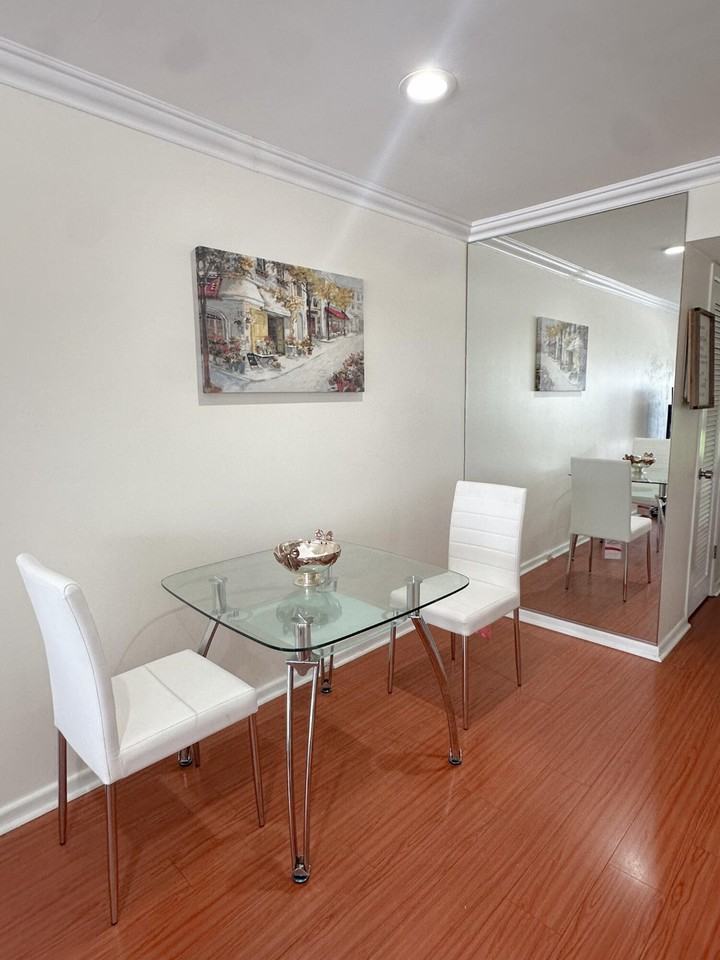 14 Westbury Circle #14-14 - Photo 2 of 14