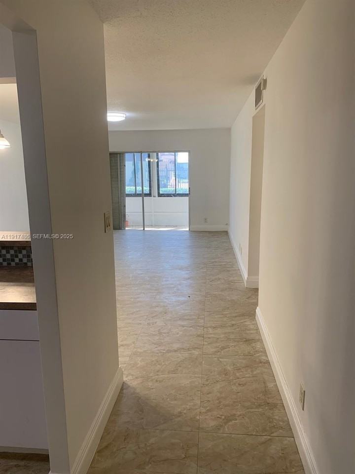 4045 Northwest 16th Street