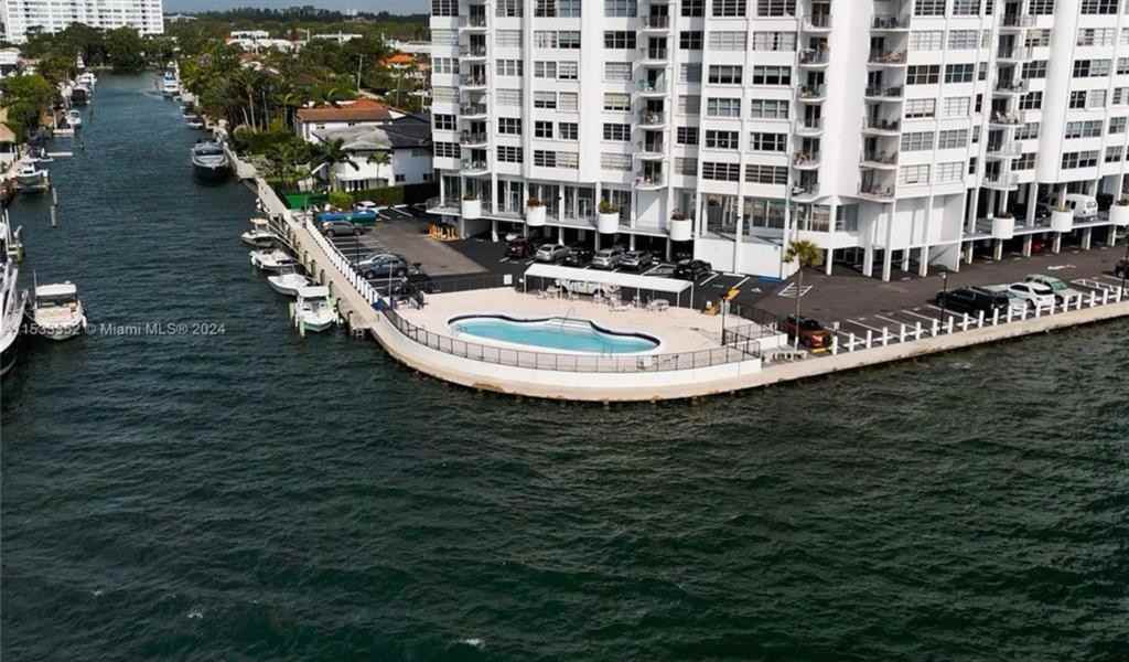 11930 North Bayshore Drive #11930-1409 - Photo 5 of 16