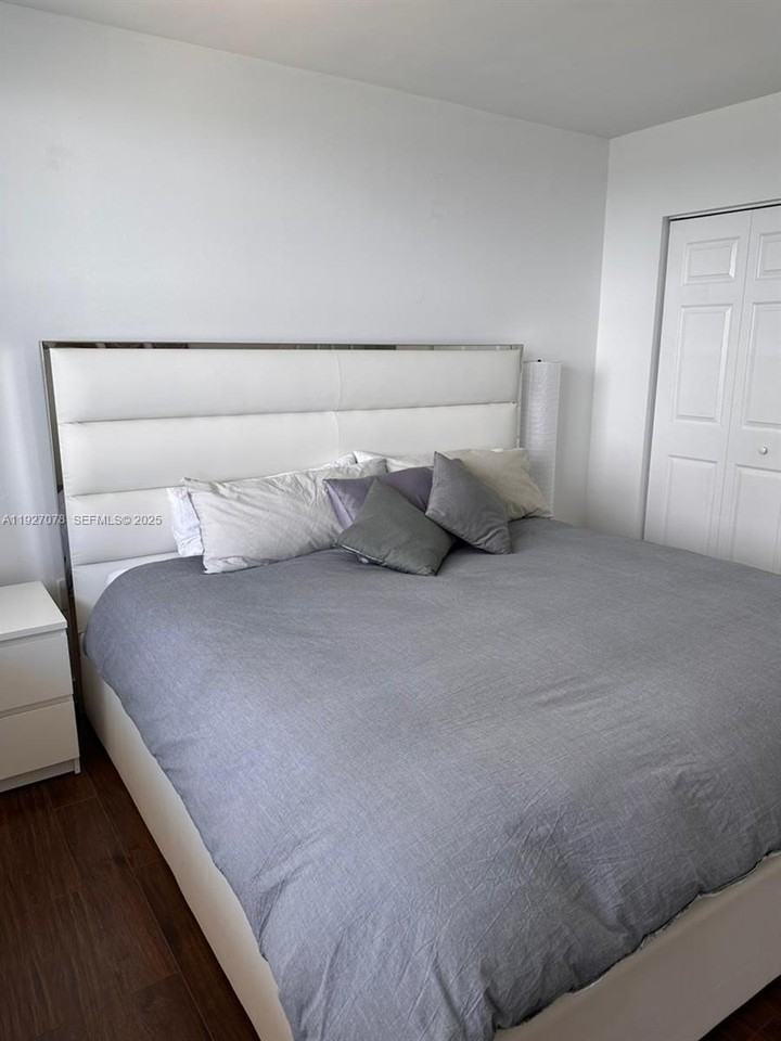 1155 Brickell Bay Dr