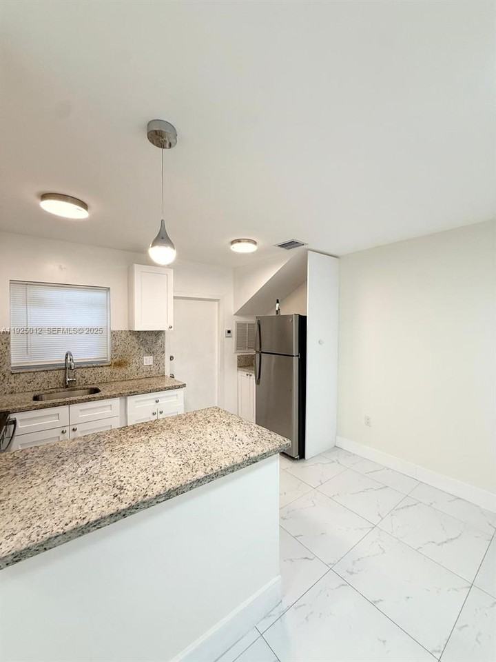 Park Place #335-349 - Photo 4 of 8