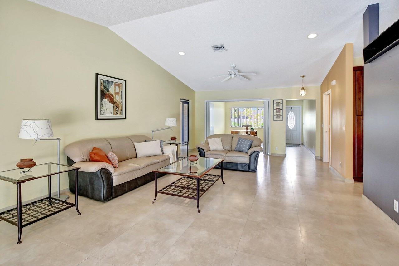 1541 Southwest 102nd Terrace #1541 - Photo 3 of 50